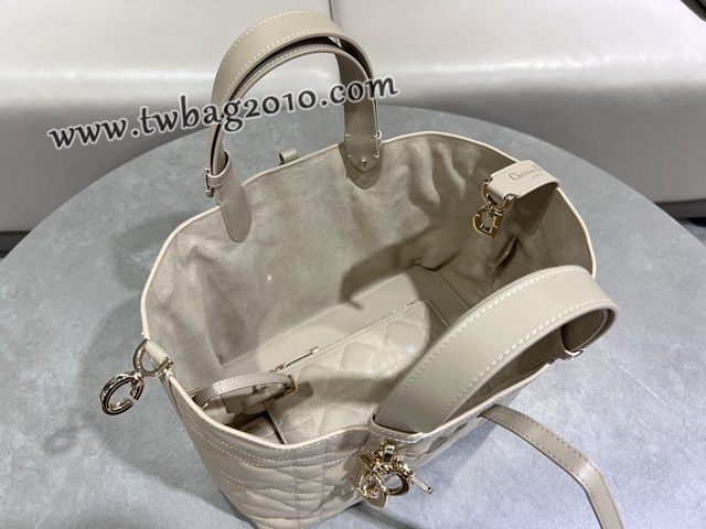Dior专柜新款迪奥中号Toujours手袋牛皮超大藤格纹休闲女包 djfk1244
